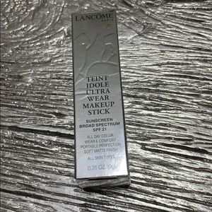 New - Lancôme Paris Teint Idole Ultra Wear Makeup